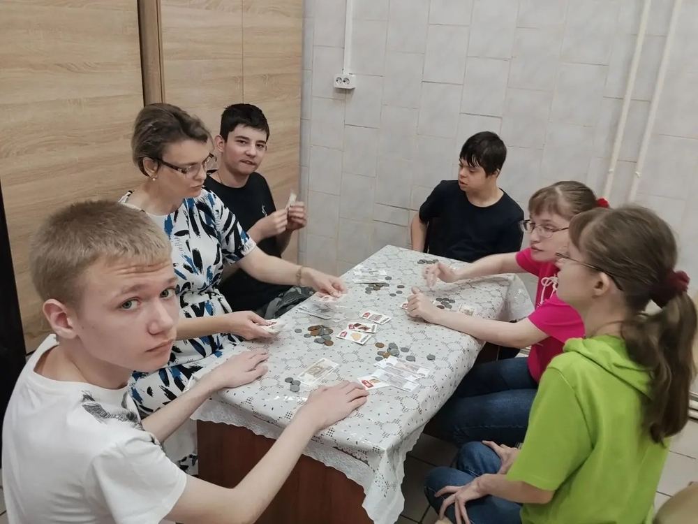 Групповое занятие: настольная игра большой компанией